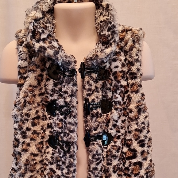 Little Lass Leopard Print Vest, excellent used condition, sz 5, soft & fuzzy - Picture 4 of 6